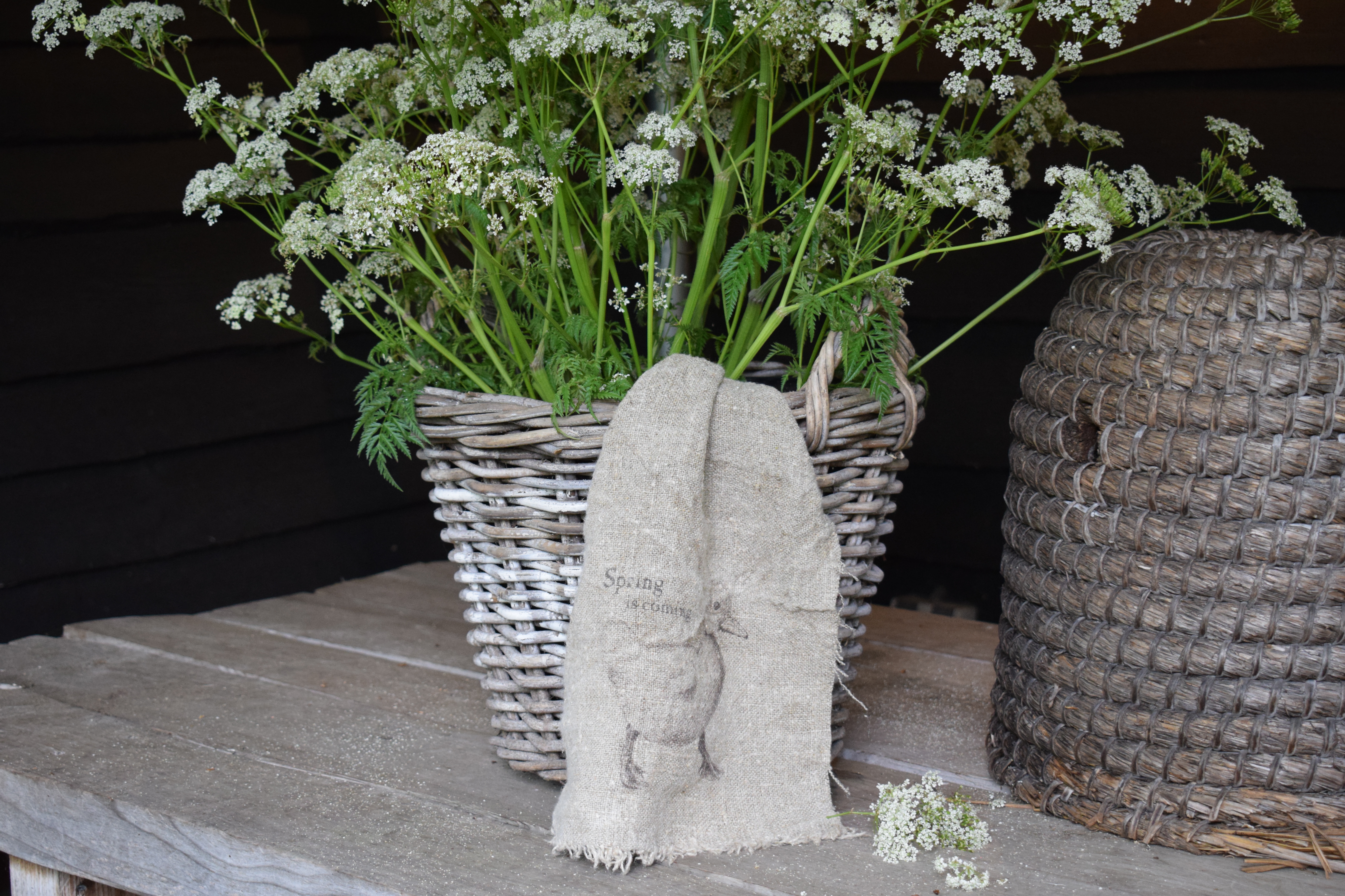 Shabby doek op houten schaal